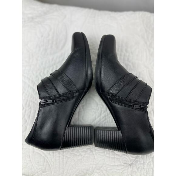 Clarks Bendables Women's Size 9.5M Black Slip On Leather Heels Comfort - Picture 5 of 11